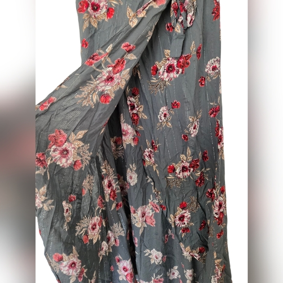 Blue Rain Floral Wrap Skirt Size Medium EUC - Picture 2 of 4